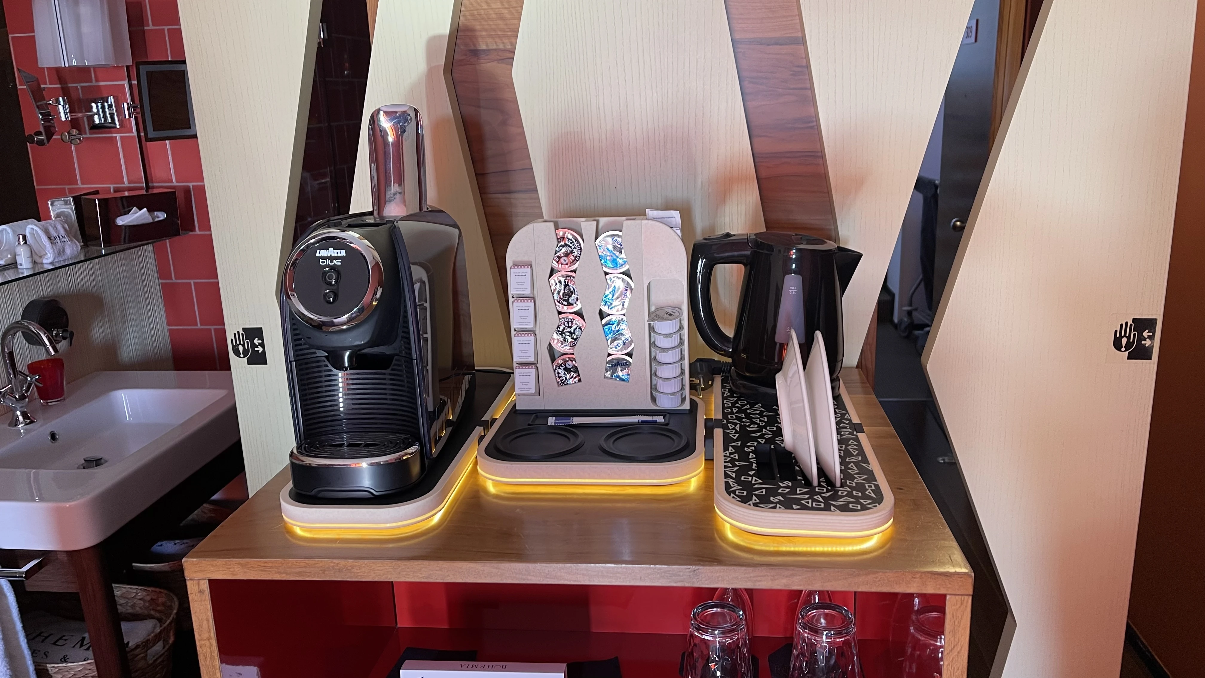 Estación de café premium impresa en 3D para Hotel Bohemia Spa & Suites